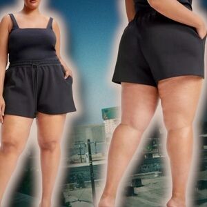 NWOT Good American ‘Drawstring Waist Scuba Shorts’ in Navy Blue Size 5 = Size 1X